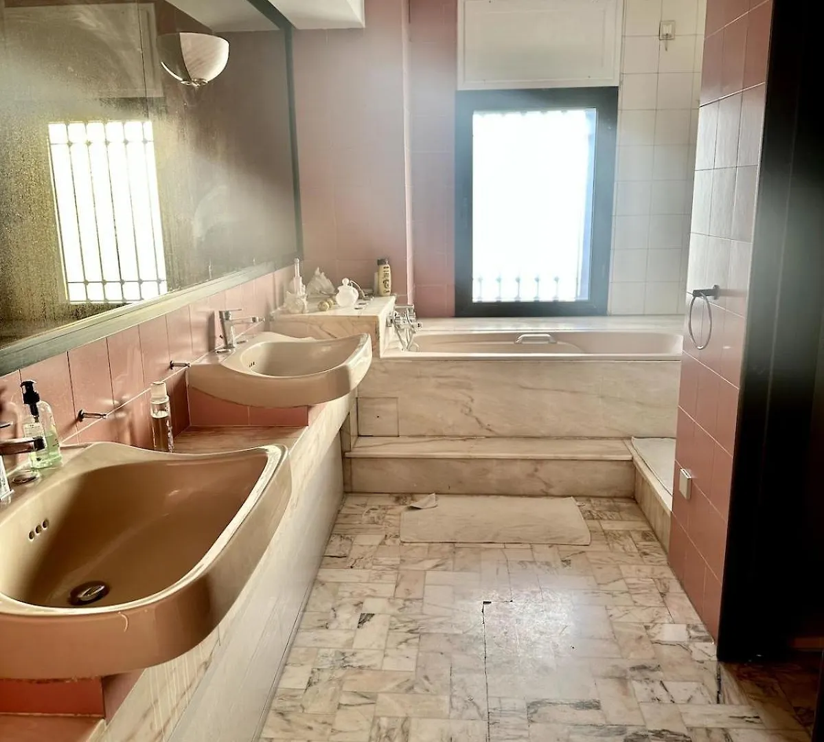 Villa Retreat Pool, Space And Guaranteed Tranquility Tunis Apartment